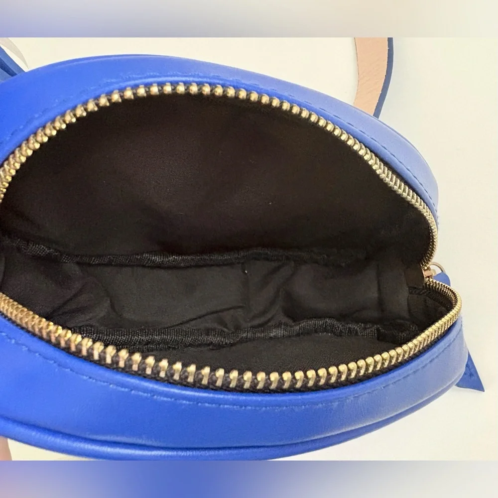 NWOT Royal Blue Quilted Women's Belt Bag with Gold Buckle. - Picture 6 of 9